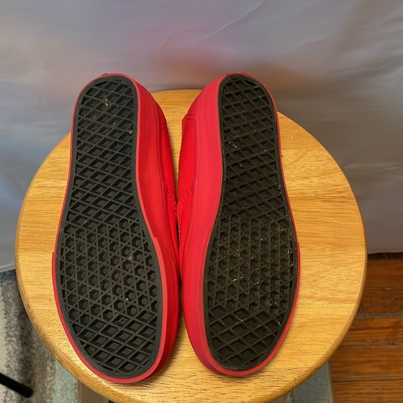 Red vans - Picture 7 of 7